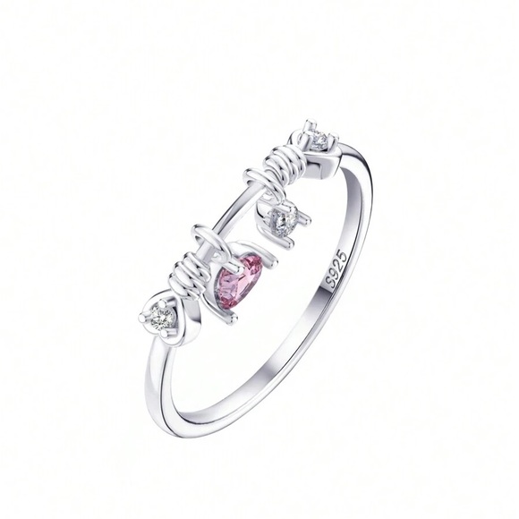 Heart Cut Zirconia Charm Design 925 Sterling Silver Ring - Picture 4 of 10